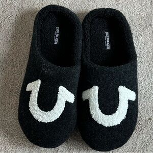 Men's True Religion dark gray logo Slippers nwot